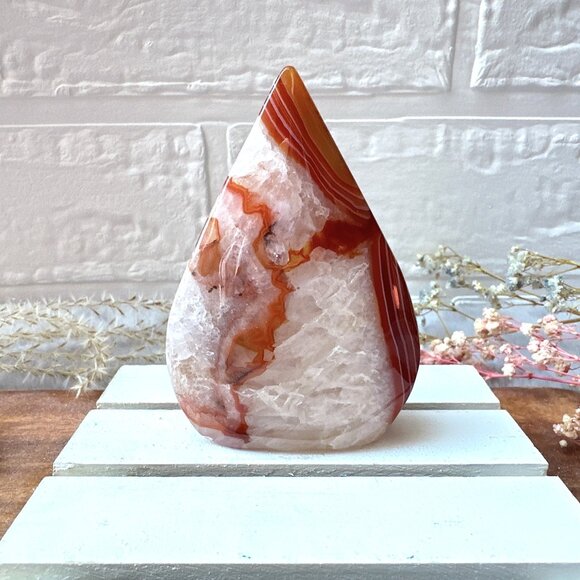 Gorgeous Carnelian Flame - Picture 1 of 8